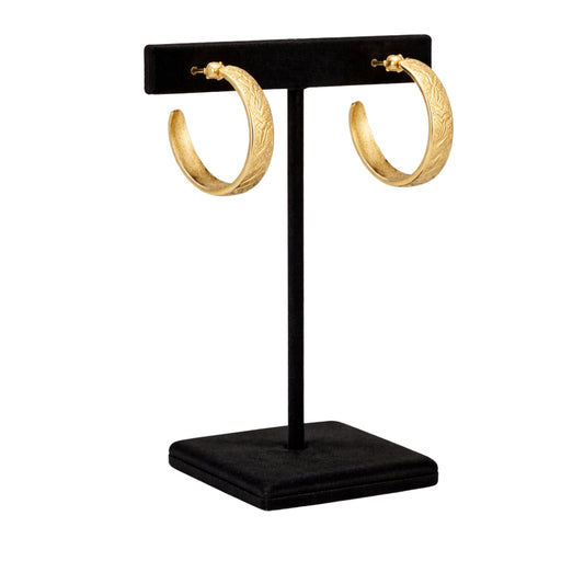 1.25 Inch Gold Tone Engraved Leaf Pattern Hoop Earrings