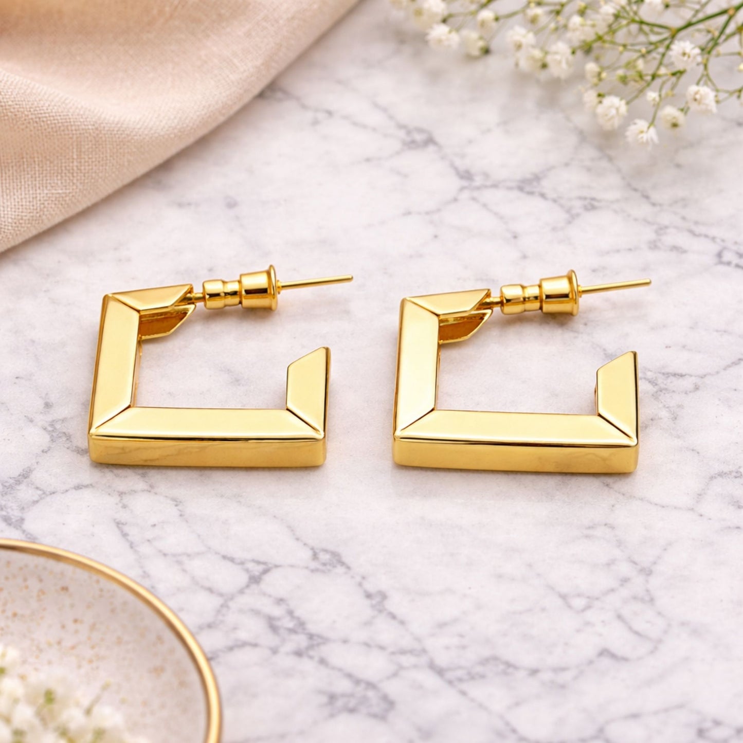 Gold Tone Square Open Hoop Earrings – Modern Geometric Statement Jewelry
