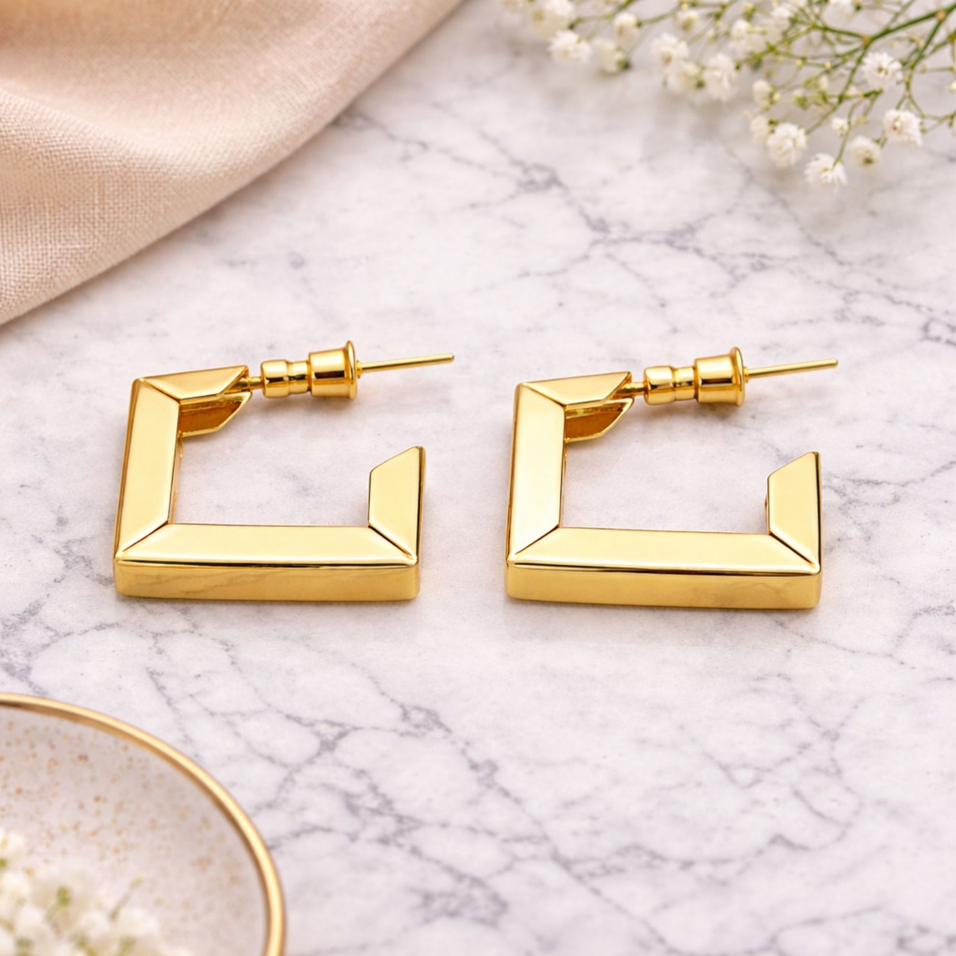 Gold Tone Square Open Hoop Earrings – Modern Geometric Statement Jewelry