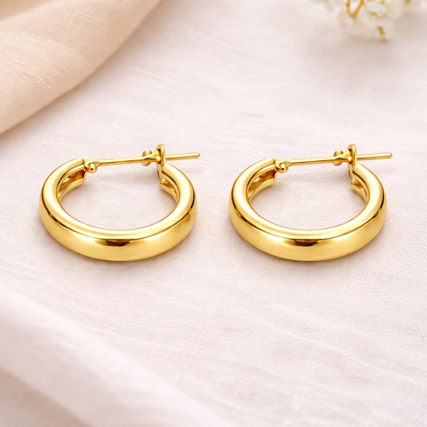 0.5" Gold Tone Polished Tube Hoop Earrings – Classic Everyday Jewelry