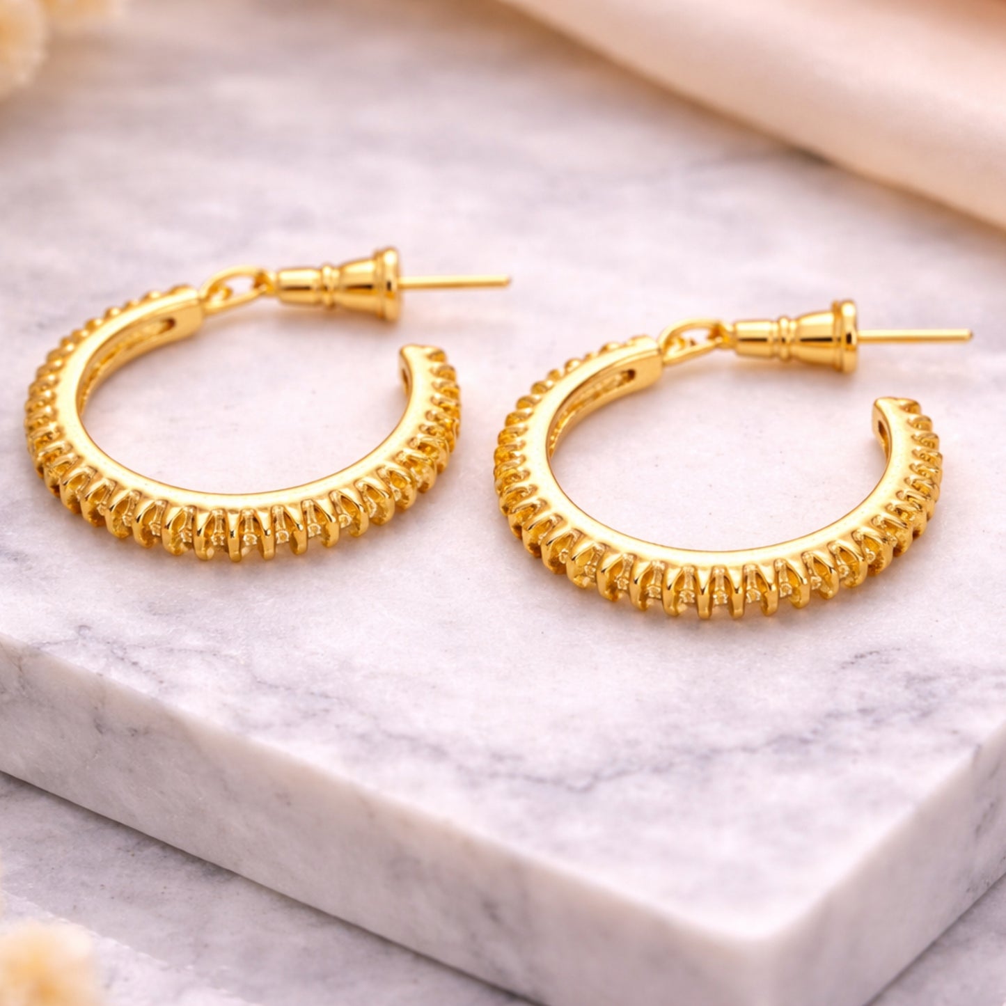 0.75 Inch Gold Tone Ridged Texture Open Hoop Classic Style Earrings Hoop Earrings product image 5