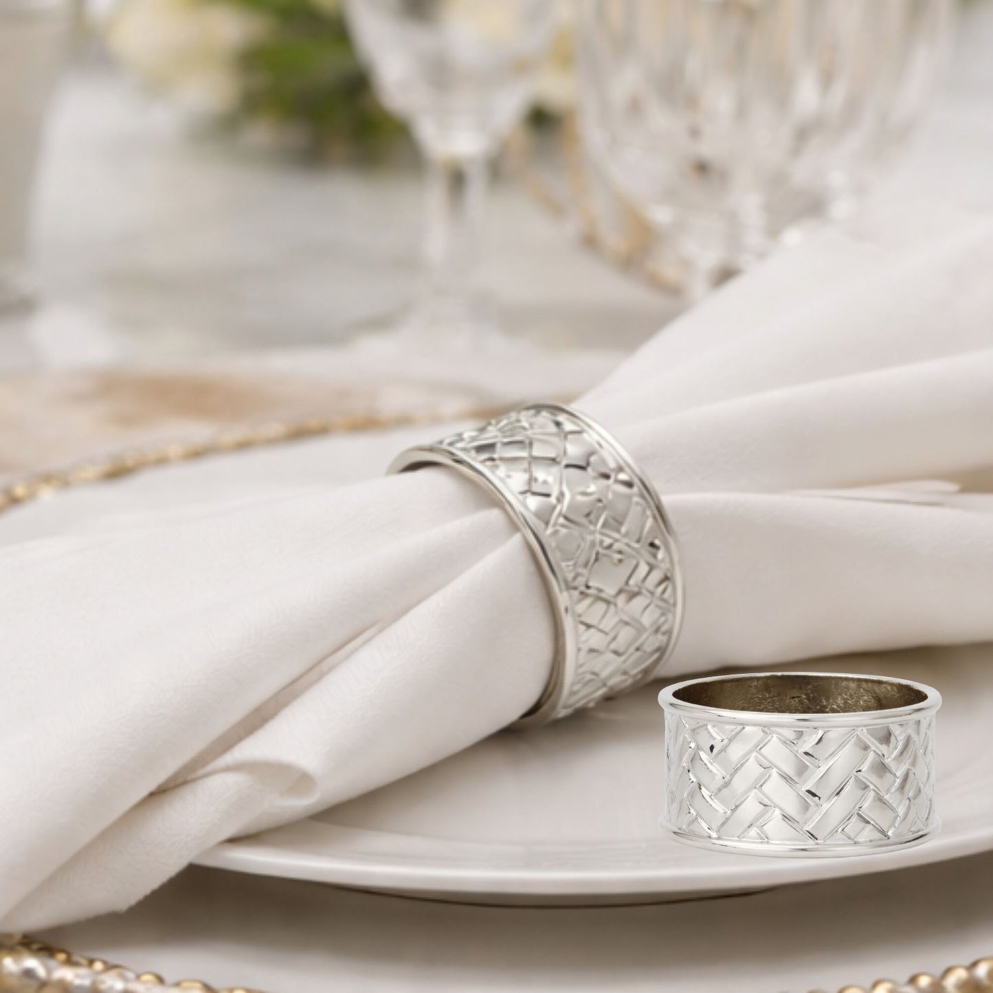 Cardiff Silver Napkin Ring – Elegant Woven Metal Table Holder: 1 Ring Napkin Rings product detail image