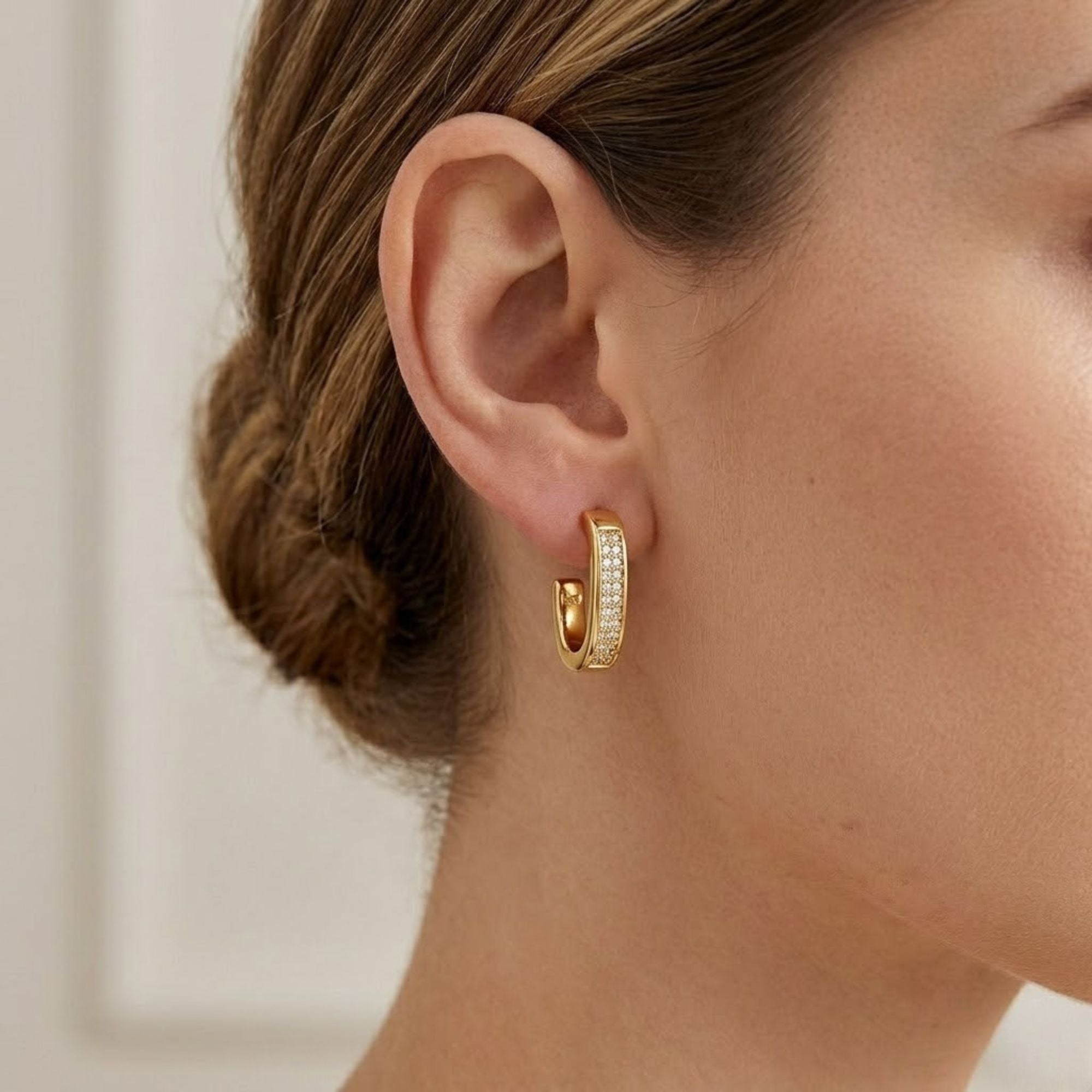 0.75" Gold Chunky Hoop Earrings Classic Jewelry for Women lifestyle use image