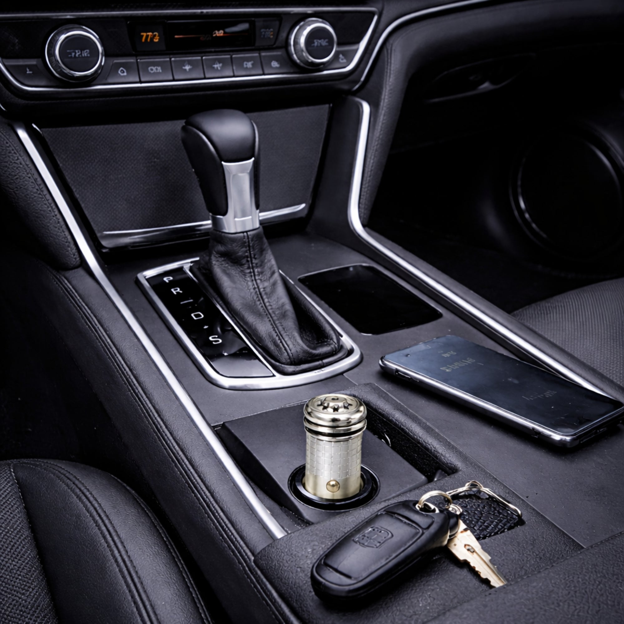 Portable Car Essential Oil Diffuser and Cool Mist Humidifier lifestyle use image