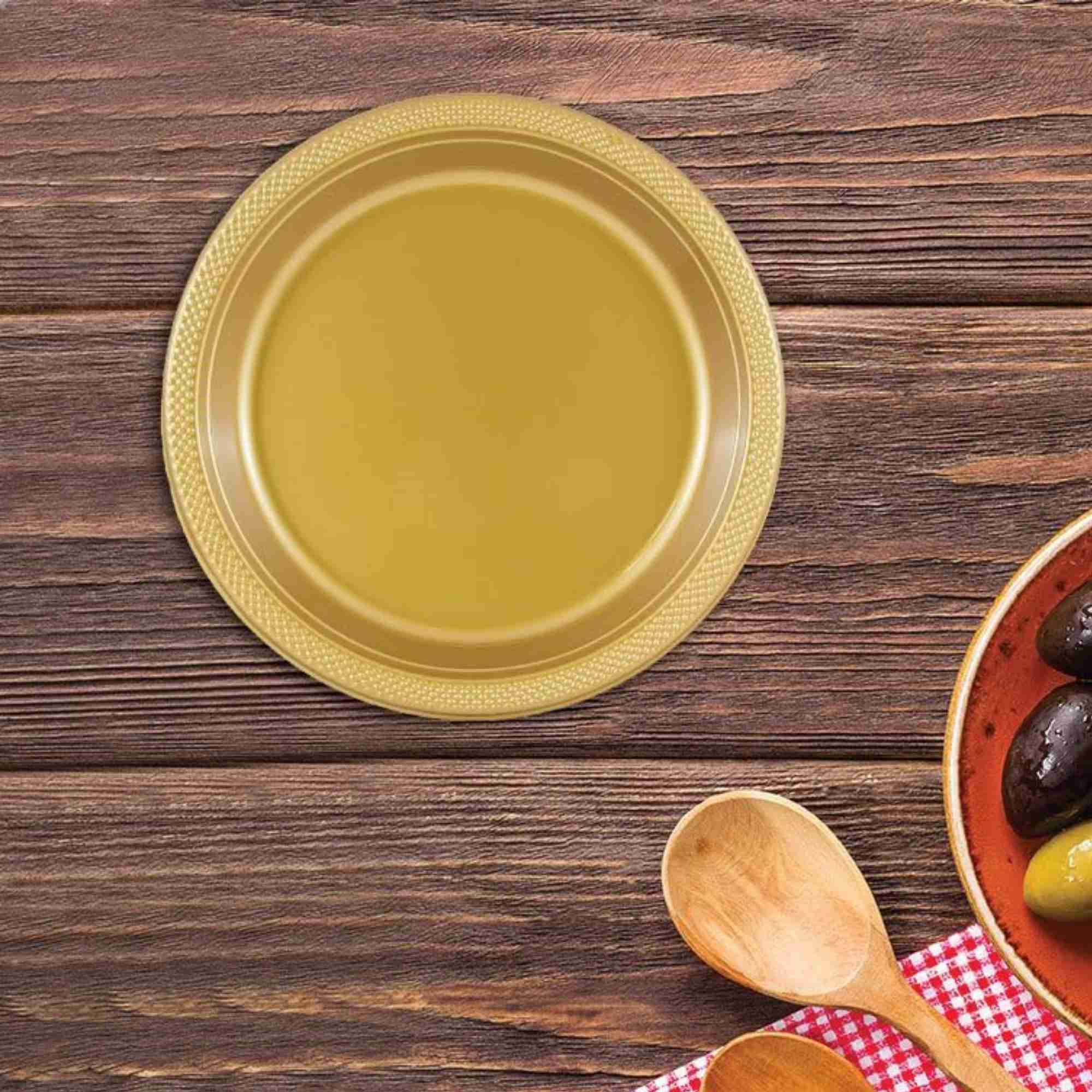 10" Gold Diner Plastic Plates: 4 Pack Kitchen Catalog, Disposable Plates lifestyle use image