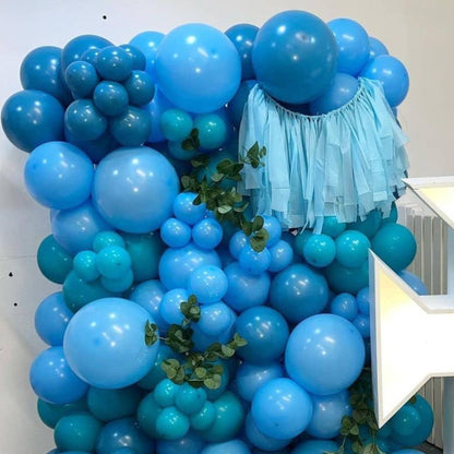 Light blue helium-quality natural latex balloons 